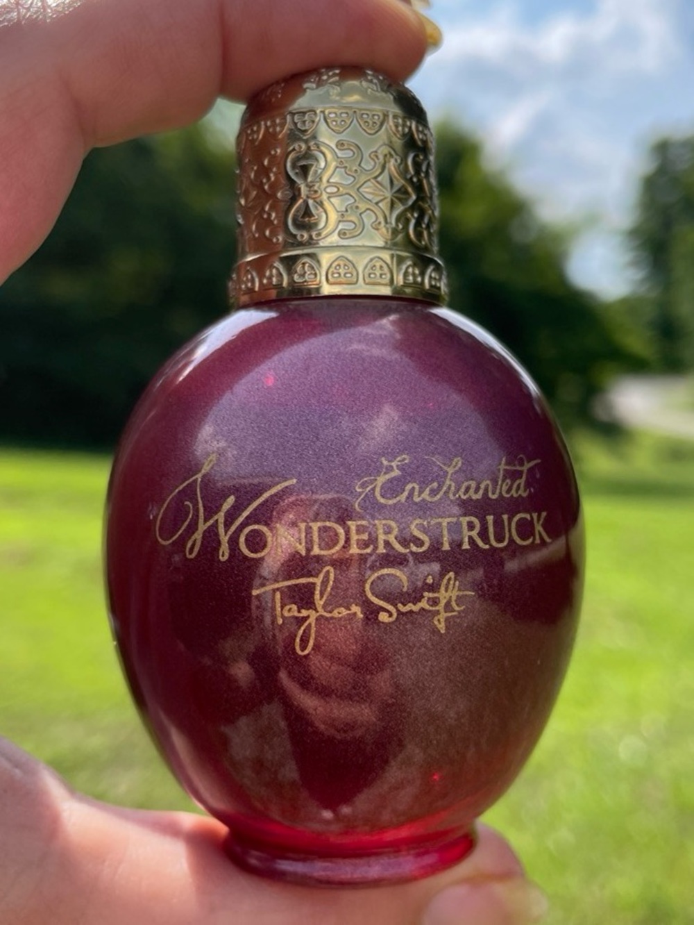 Taylor Swift Wonderstruck Enchanted Shimmery Berry Bottle